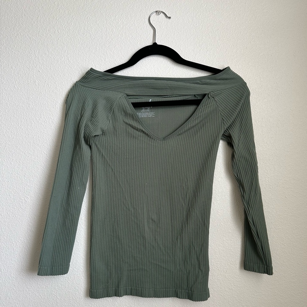Intimately Free People Find Me Cut Out Off Shoulder
Ribbed Top Sz M/L